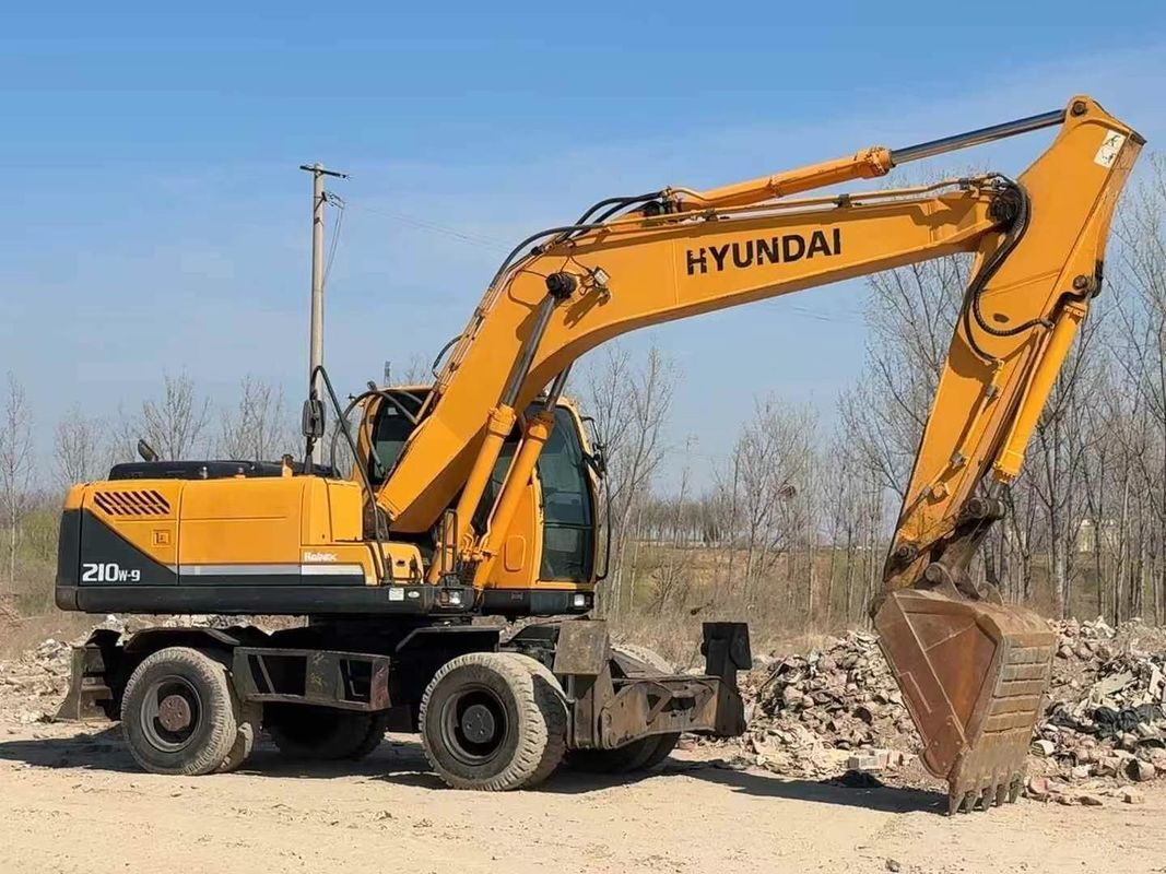 Gebrauchtes 2014 Hyundai 210-9 Radbagger. Zuverlässiger Zustand. Günstiger Preis.