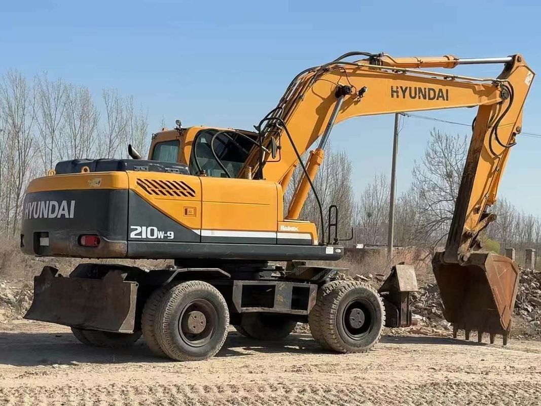 Gebrauchtes 2014 Hyundai 210-9 Radbagger. Zuverlässiger Zustand. Günstiger Preis.