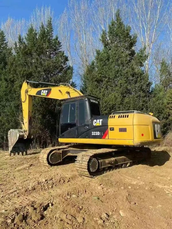 Gebrauchtes Caterpillar 323D Bagger in ausgezeichnetem Zustand, bereit für schwere Bauarbeiten