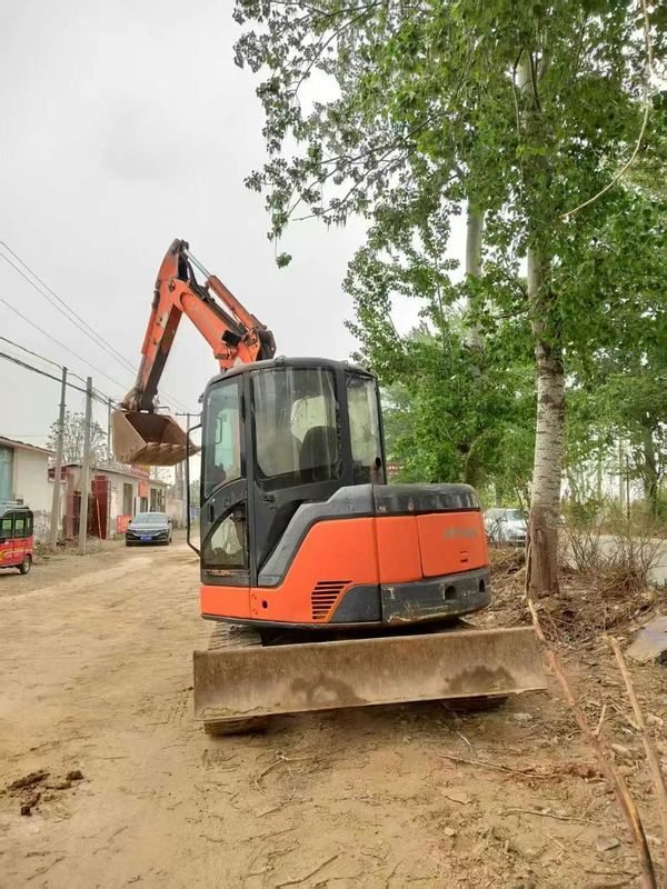 Gebrauchtes Hitachi ZX75-US Bagger 7,5 Tonnen Mini Digger Baumaschinen in gutem Zustand