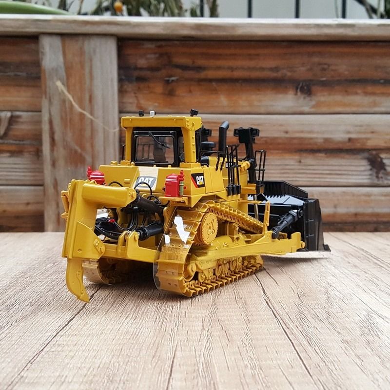 DM 1/50 D10T2 Ketten-Dozer-Modell aus Druckguss, Bau-Fahrzeug 85532C, Sammlerstück