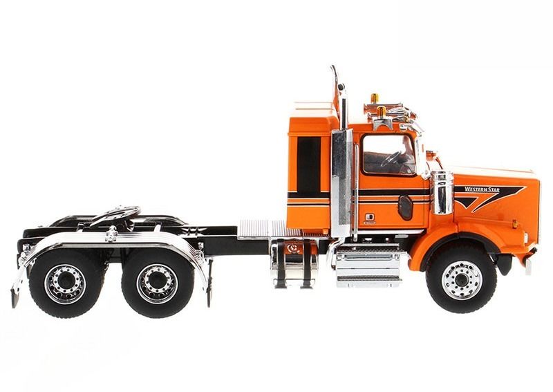 DM Western Star 4900 SB International 2-Achsen Amerikanischer Pritschenwagen 1/50 Modell 71063