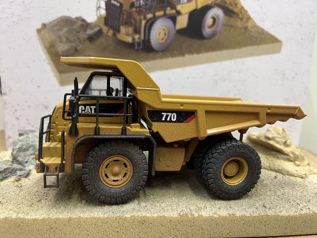DM 1/50 Skala Schwerlastwagen für Off-Highway-Dump Truck Muddy Special Edition Druckgussmodell 85756