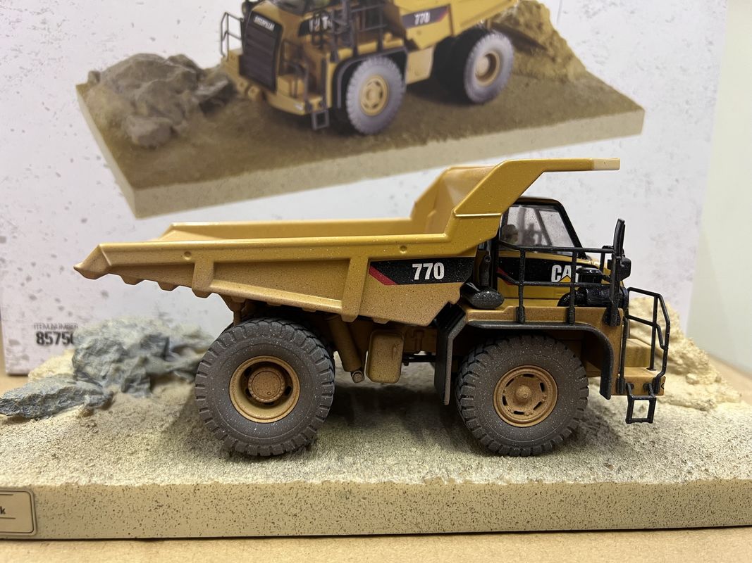 DM 1/50 Skala Schwerlastwagen für Off-Highway-Dump Truck Muddy Special Edition Druckgussmodell 85756