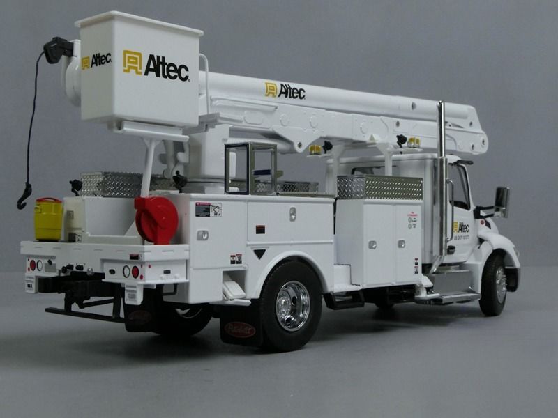 1/32 Peterbilt 536 mit Altec AA55 Hubarbeitsbühne DM Modell 71105