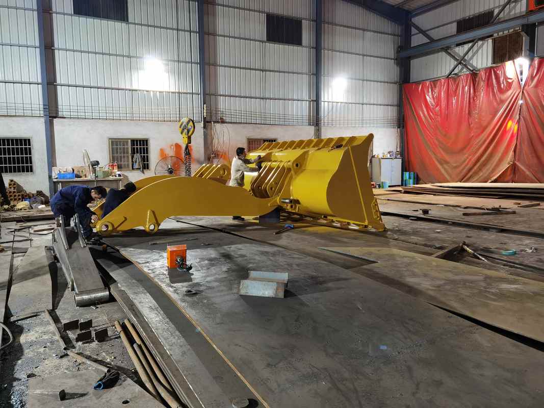 Custom 5.5 Cubic Meter Excavator Bucket for Caterpillar 980 Wheel Loader - Heavy Duty Construction Attachment