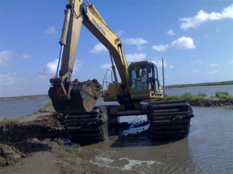 Kundenspezifische amphibische Bagger-Schwimmsteg-Kettenschuhe für SY135 320D Hydraulik-Gehmotor-Lieferant