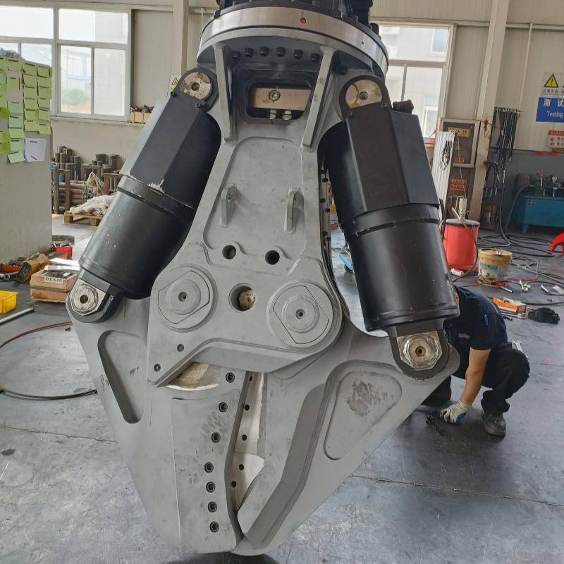 Werksseitig anpassbare Hochleistungsbagger-Hydraulikschrottschere für alte Autos, Schiffsschere, scharfe Klinge, 360°-Drehung, Stahlstangenrohrschere